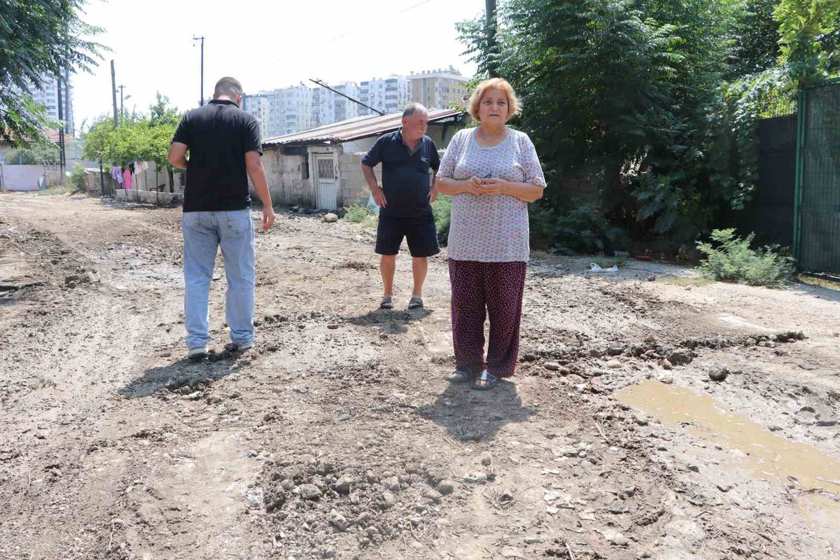 Mahalleliden bozuk yol tepkisi: 